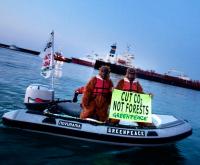 greenpeace blitz genova 