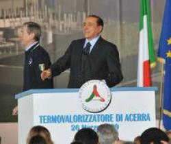Berlusconi inaugura inceneritore di Acerra