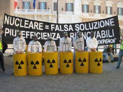 Protesta Greenpeace contro Nucleare